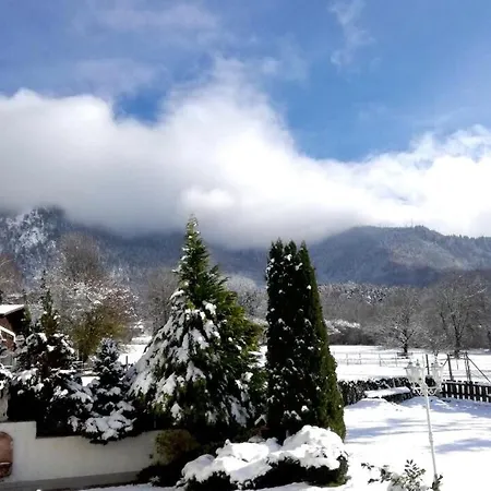 Burg Cafe فندق ماركوارتستين